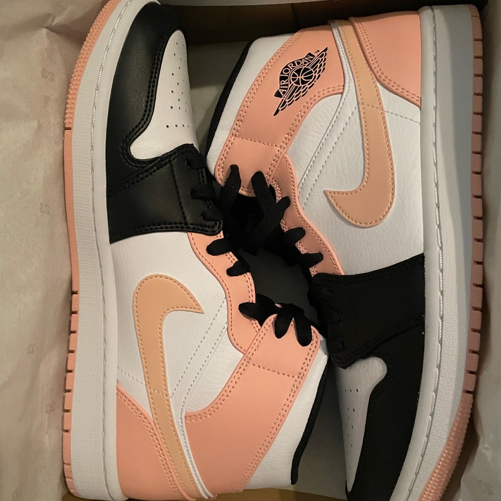AIR JORDAN 1 MID